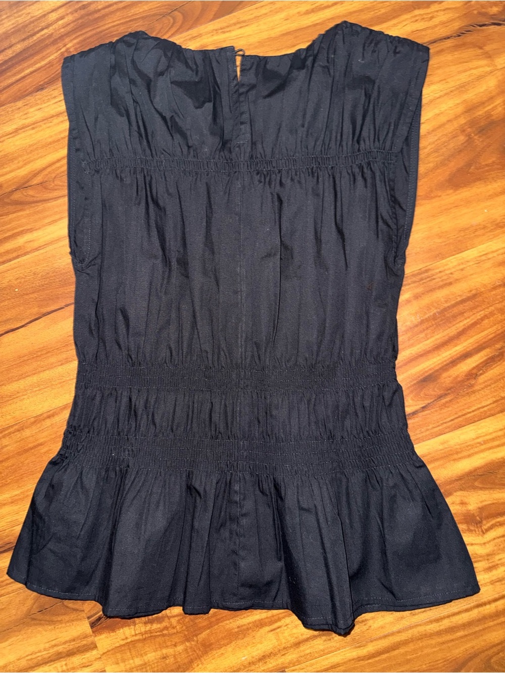 Calvin Klein Black Sleeveless Pleated Top - Picture 3 of 3